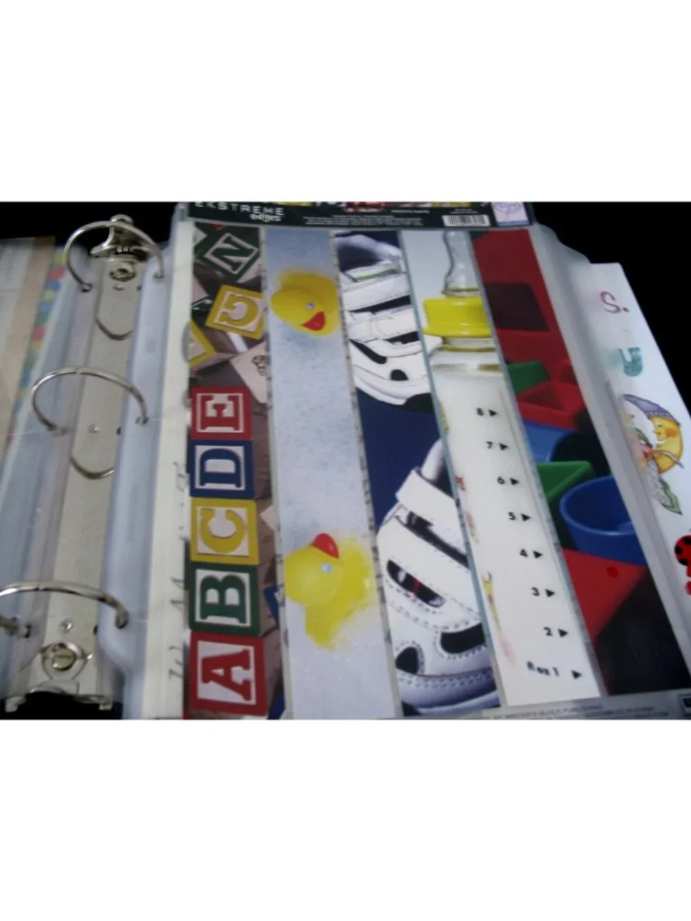 Creative Memories Accessory Binder 7 Protectors Good Zipper with borders/diecuts